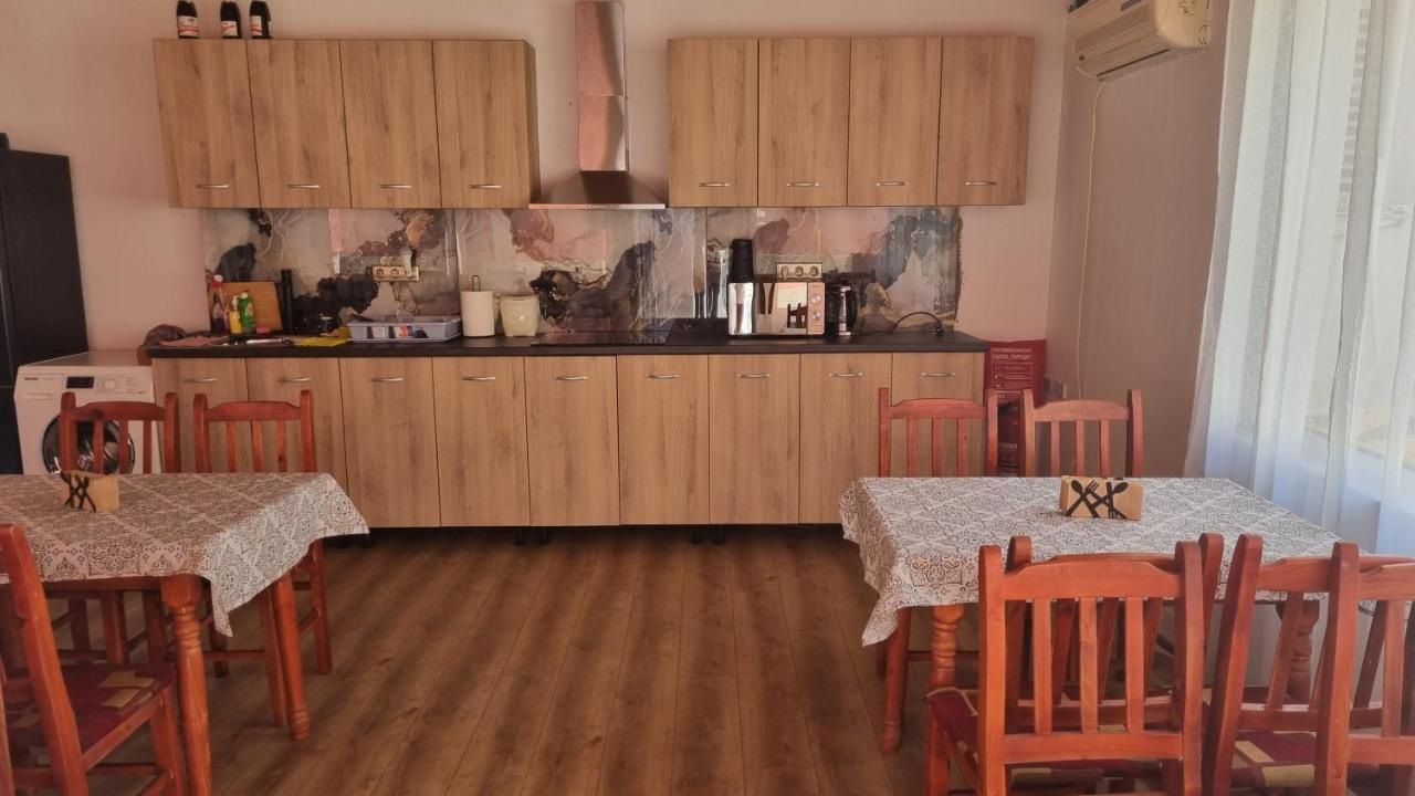 Къща За Гости Пиргос Burgas Esterno foto