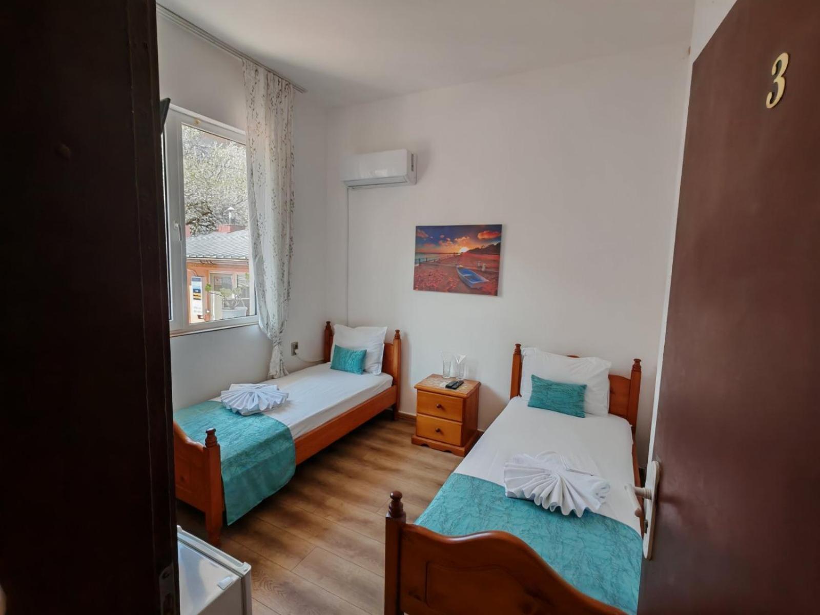 Къща За Гости Пиргос Burgas Esterno foto